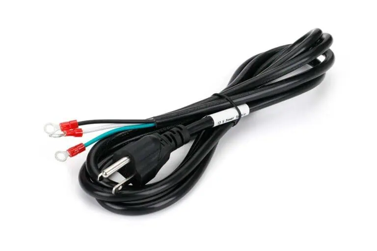 Schwarze Kabel-Baugruppe mit Steckeranschluss und offener Aderkonfektion