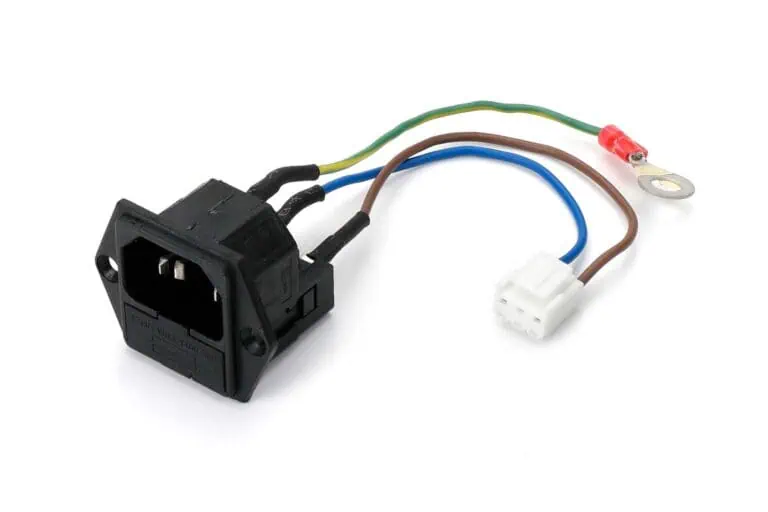 Anschlusskabel mit Geräteeinbaustecker und konfektionierten Einzeladern